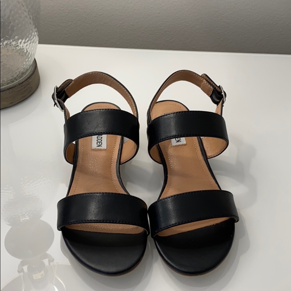 Steve Madden black sandals